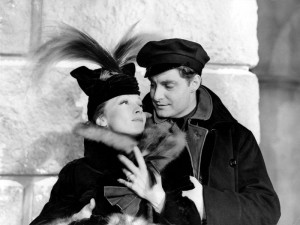 Marlene Dietrich et Robert Donat dans Knight Without Armour (1937)