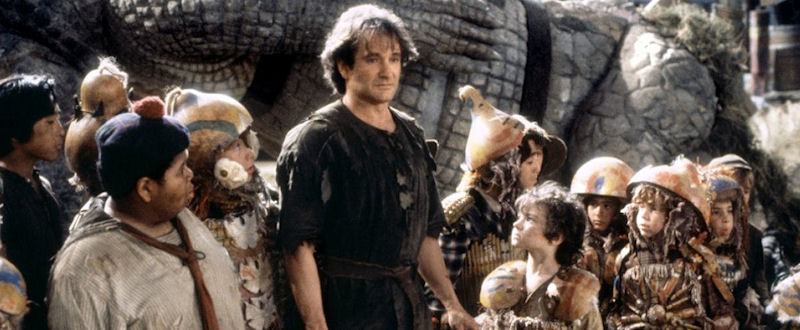 Peter Pan (Robin Williams) et les Garçons Perdus