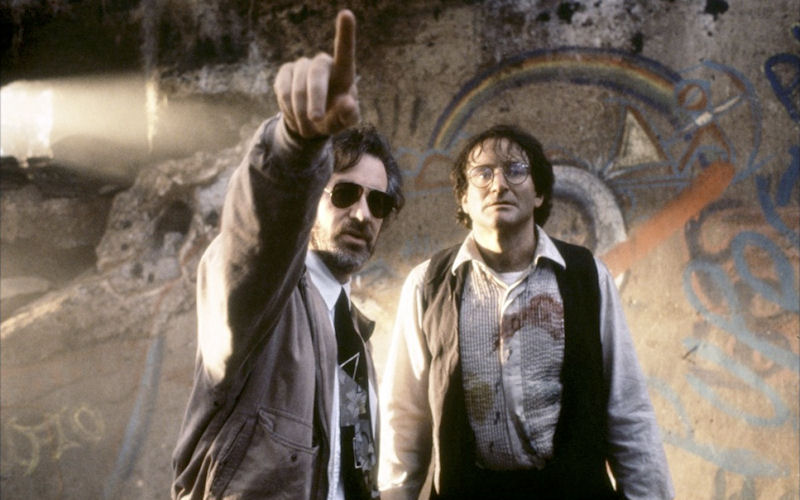 Steven Spielberg dirige Robin Williams sur le tournage de Hook