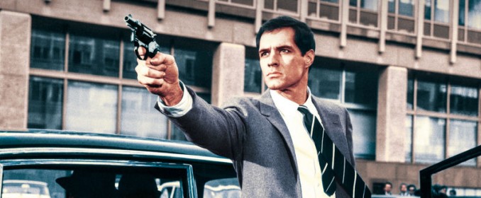 John Gavin dans Pas de Roses pour OSS 117