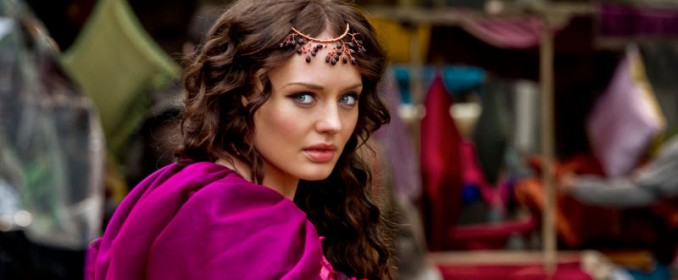 Lucrezia Donati (Laura Haddock)