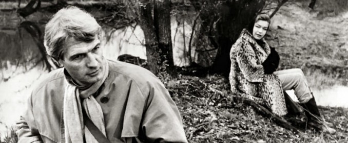 Reginald Kernan et Simone Signoret dans Les Mauvais Coups