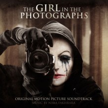 Girl In The Photographs (The) (Nima Fakhrara) UnderScorama : Mai 2016