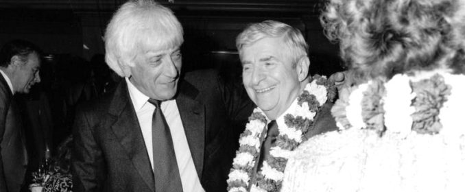 Jerry Goldsmith et Alfred Newman en 1985, célébrant le départ en retraite de ce dernier