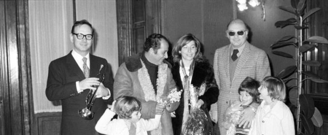 Morricone en 1971, au mariage du réalisateur Gillo Pontecorvo, dont il était le témoin