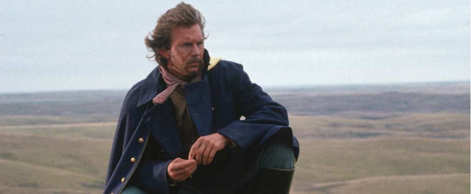 Kevin Costner dans Dances With Wolves